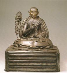  Ил.111. Скульптурное изображение далай-ламы V. Серебро, литье, гравировка. Тибет, 1652 [175,&nbsp; ил. 22]. 