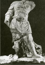 <strong> </strong><em>Шэньсийская художественная школа: мраморная статуя Локапалы</em>
